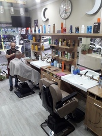 AY ERKEK KUAFÖRÜ VE GÜZELLİK SALONU