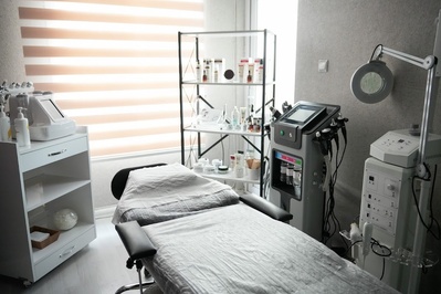 AYZAMED GÜZELLİK SALONU