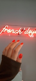 French nail bar