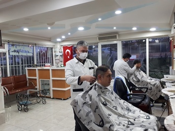 Kırık Tarak Erkek Kuaför Salonu