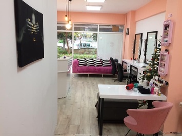 MAGIC HANDS KALICI MAKYAJ ve GÜZELLİK SALONU