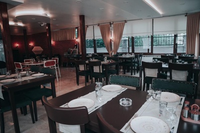 Mezze Villa Cafe Restoran