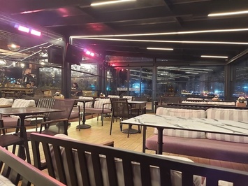 Monna Cafe Restorant