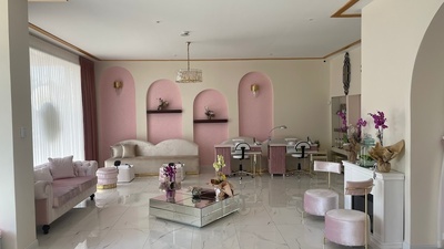 New Glow Luxury Beauty Boutique