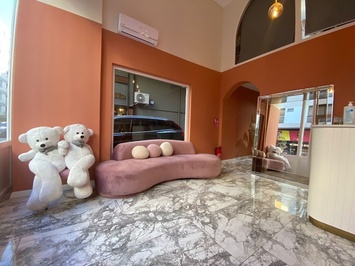 Özge Özel İzmir Alsancak Güzelik Salonu